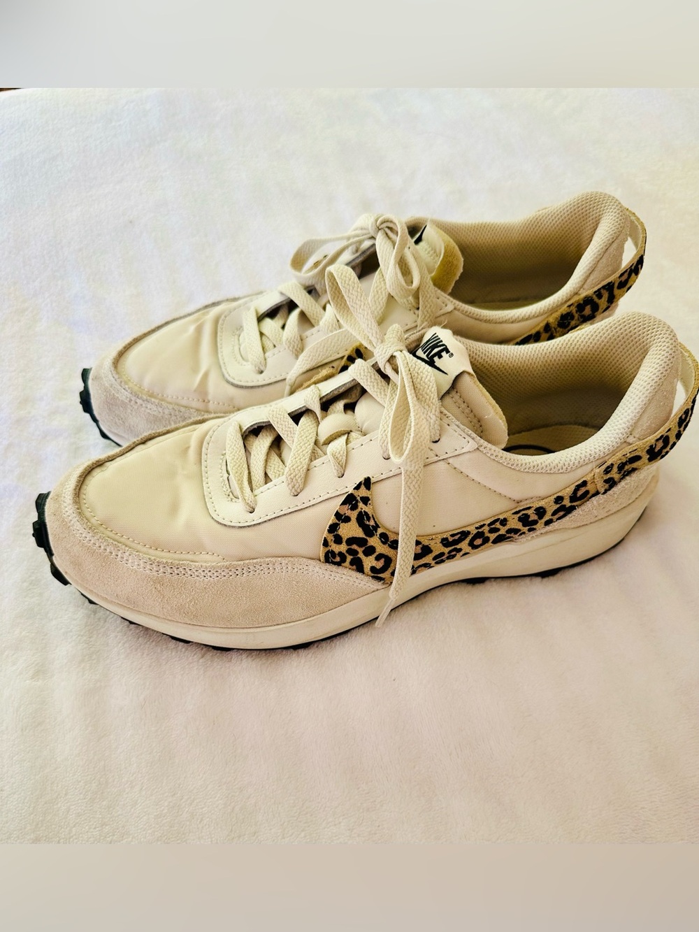 Nike - women’s size 9 - waffle debut leopard - Picture 2 of 12